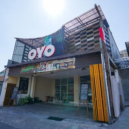 Hotel O Surabaya Near Surabaya Town Square Formerly Kupang Gunung Residence Εξωτερικό φωτογραφία