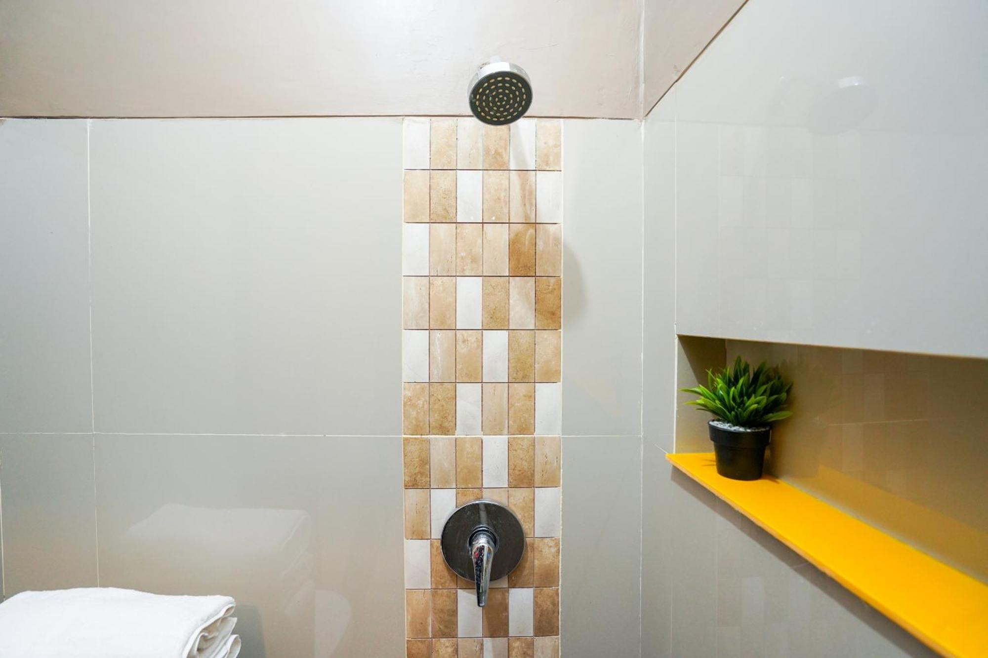 Hotel O Surabaya Near Surabaya Town Square Formerly Kupang Gunung Residence Εξωτερικό φωτογραφία